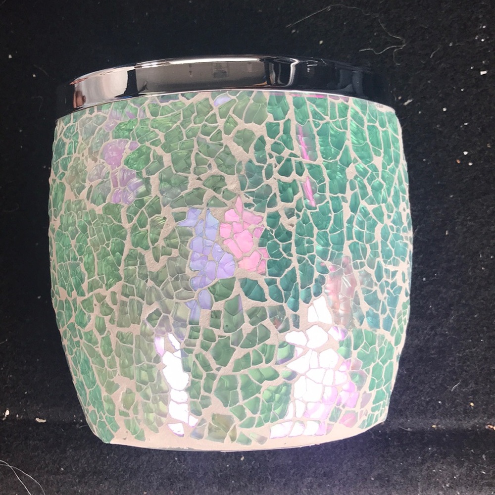 Tooth brush holder